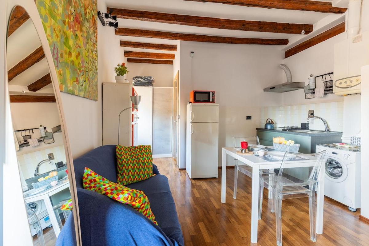 Ferienwohnung Monolocale Sui Tetti Di Bologna - Via Indipendenza Exterior foto