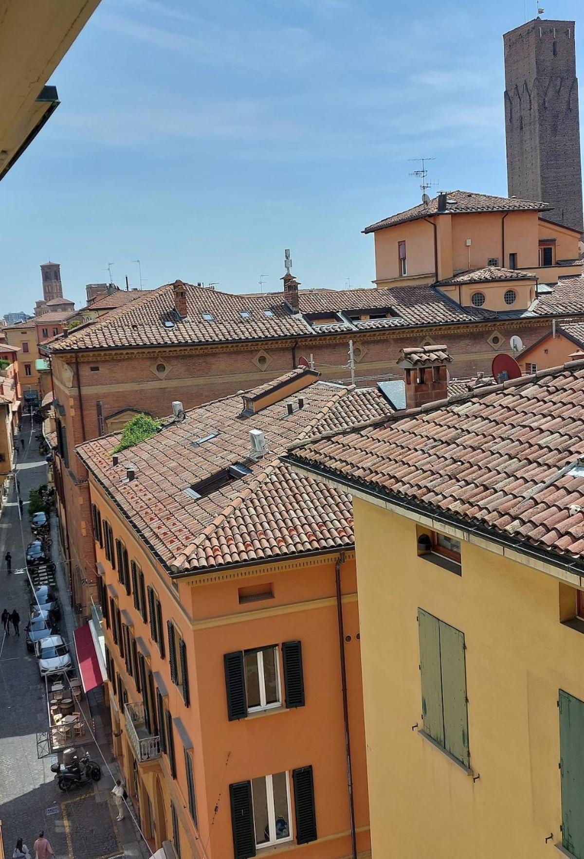Ferienwohnung Monolocale Sui Tetti Di Bologna - Via Indipendenza Exterior foto